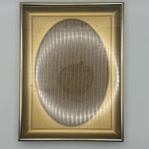 Vintage Gold Oval Portrait Brass Metal Picture Frame for 5x7 Photo
